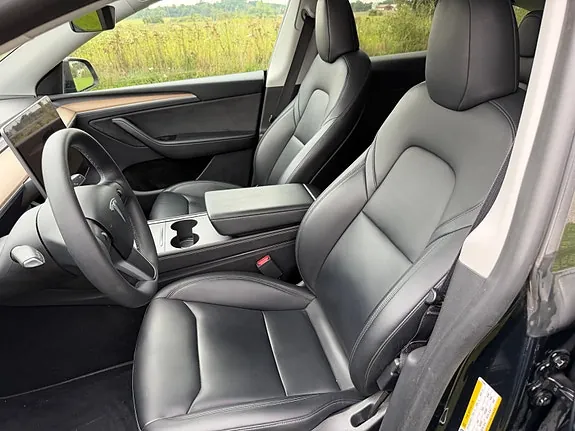 Tesla Model Y 2023 photo 3