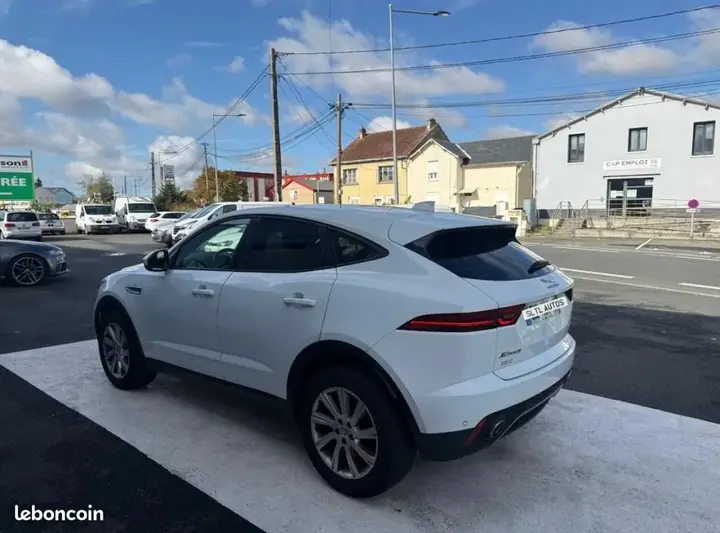Jaguar E-Pace 2018 photo 5