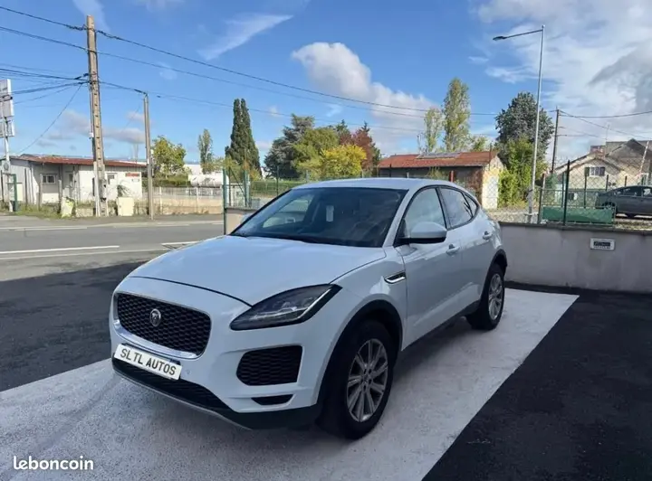 Jaguar E-Pace 2018 photo 3