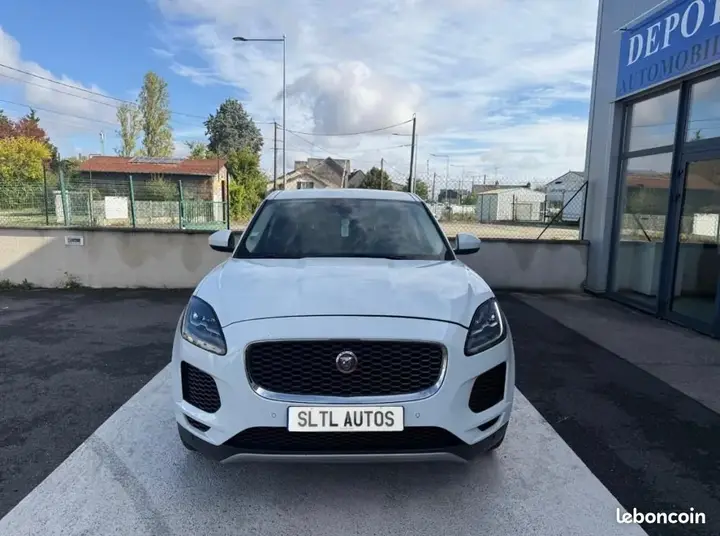 Jaguar E-Pace 2018 photo 2