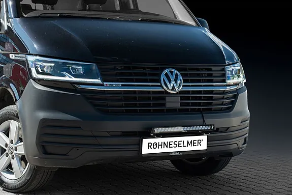 Volkswagen Transporter 2022 photo 2