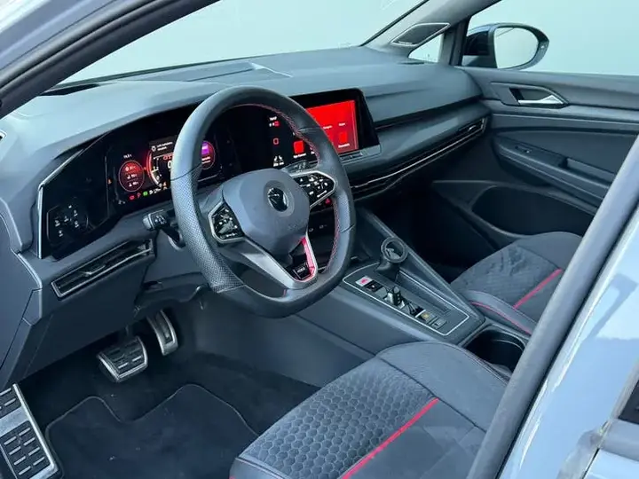 Volkswagen Golf 2021 photo 2