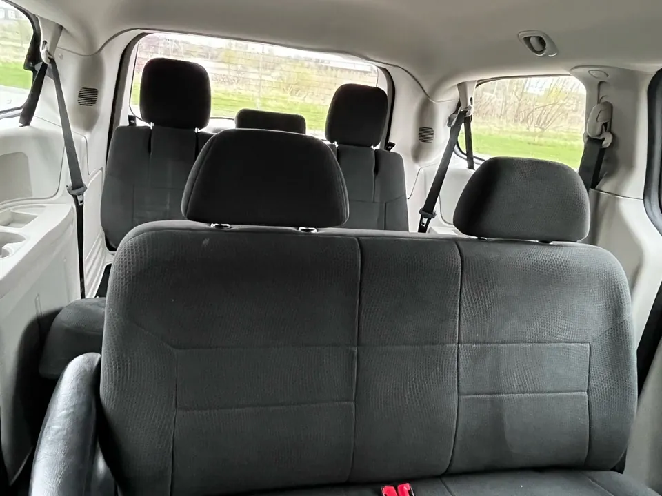 Dodge Grand Caravan 2012 photo 3