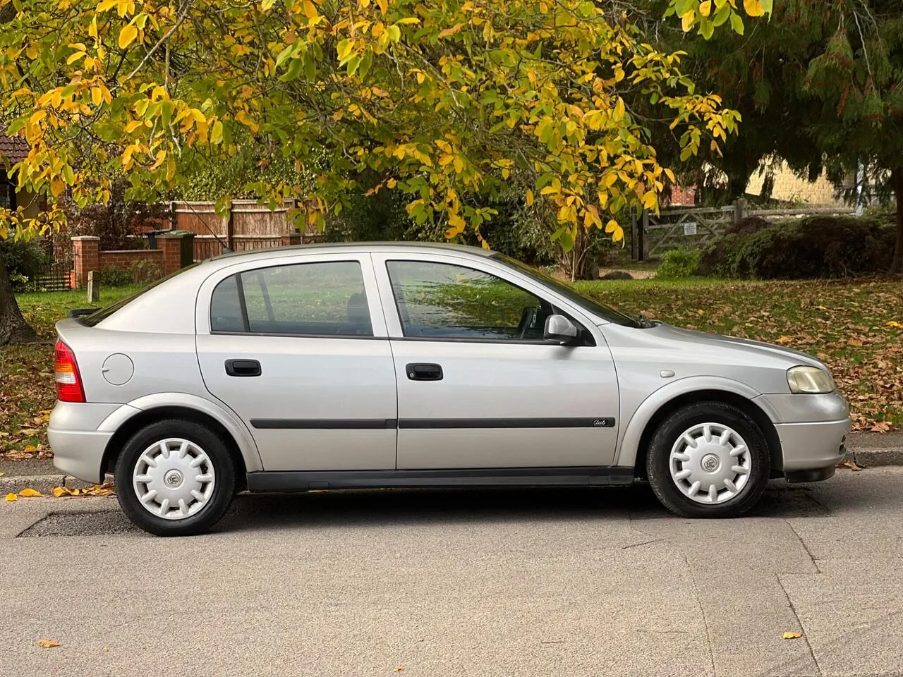 Vauxhall Astra 2000 photo 3