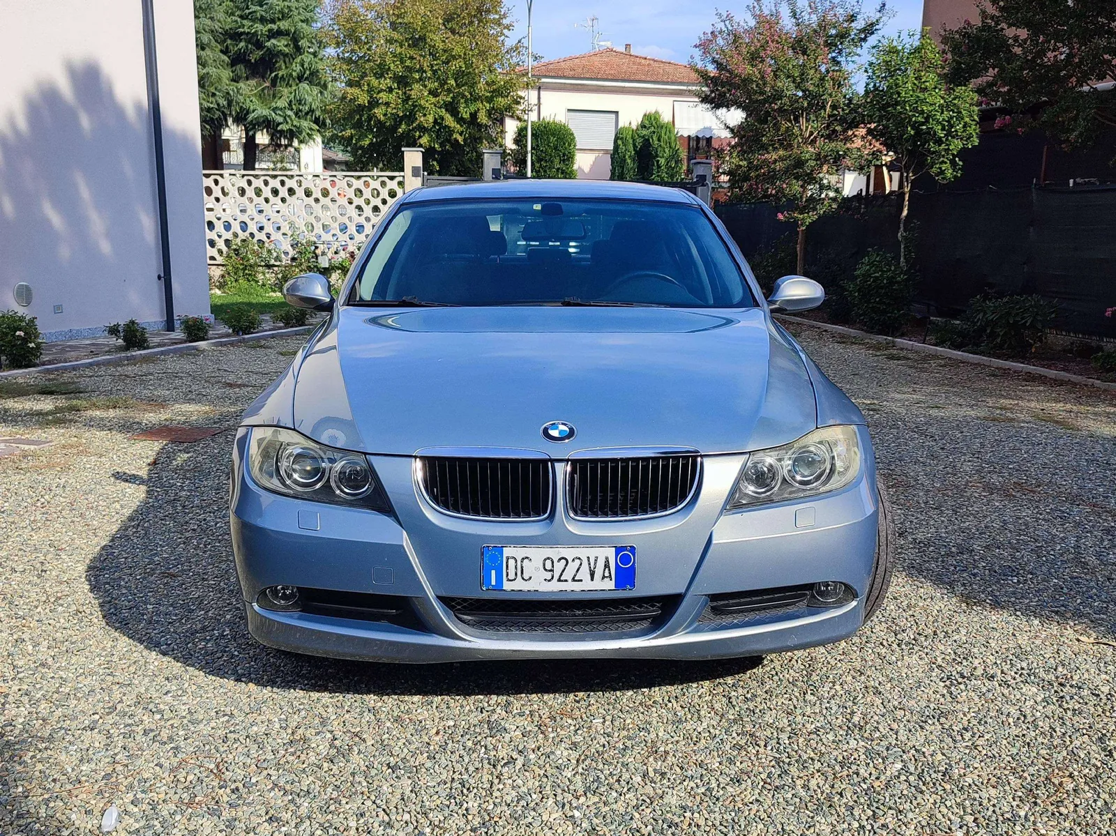 BMW 318 2006 photo 2