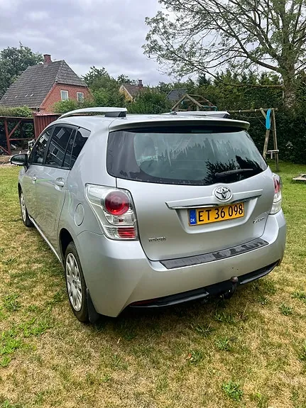 Toyota Sportsvan 2014 photo 5