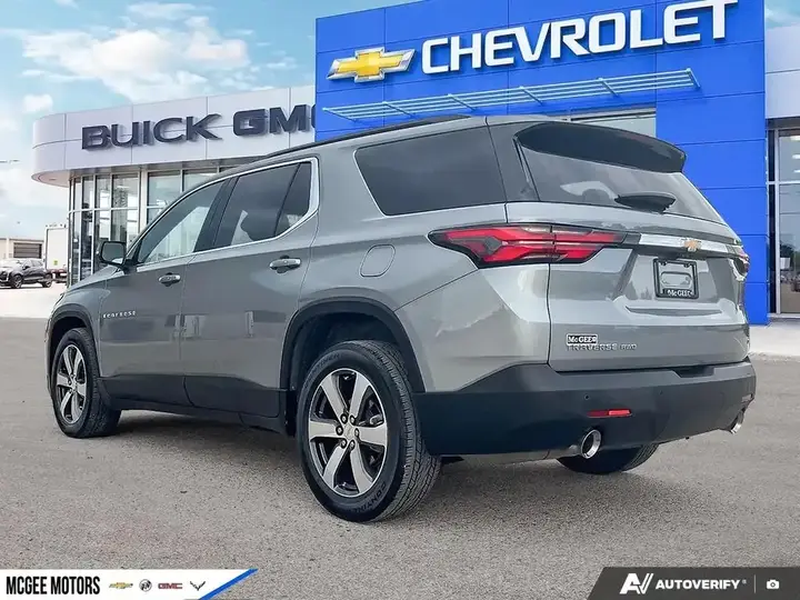 Chevrolet Traverse 2023 photo 3