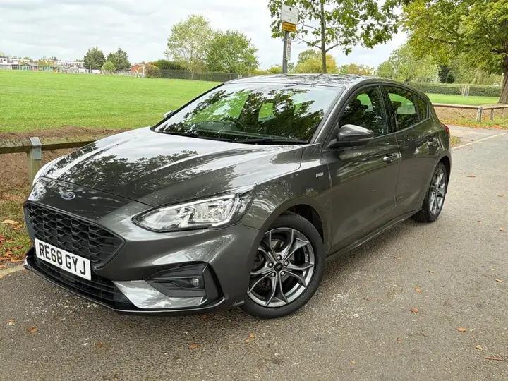 Ford Focus 2018 photo 2