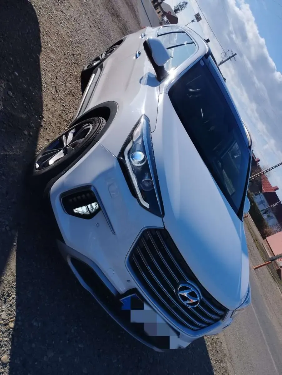 Hyundai Santa Fe 2017 photo 2