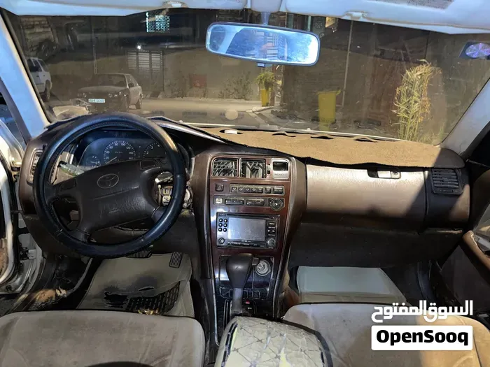Toyota Crown 1994 photo 3