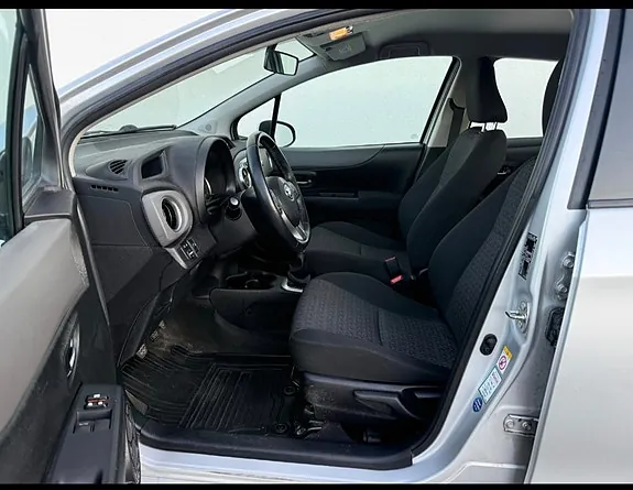 Toyota Yaris 2013 photo 4