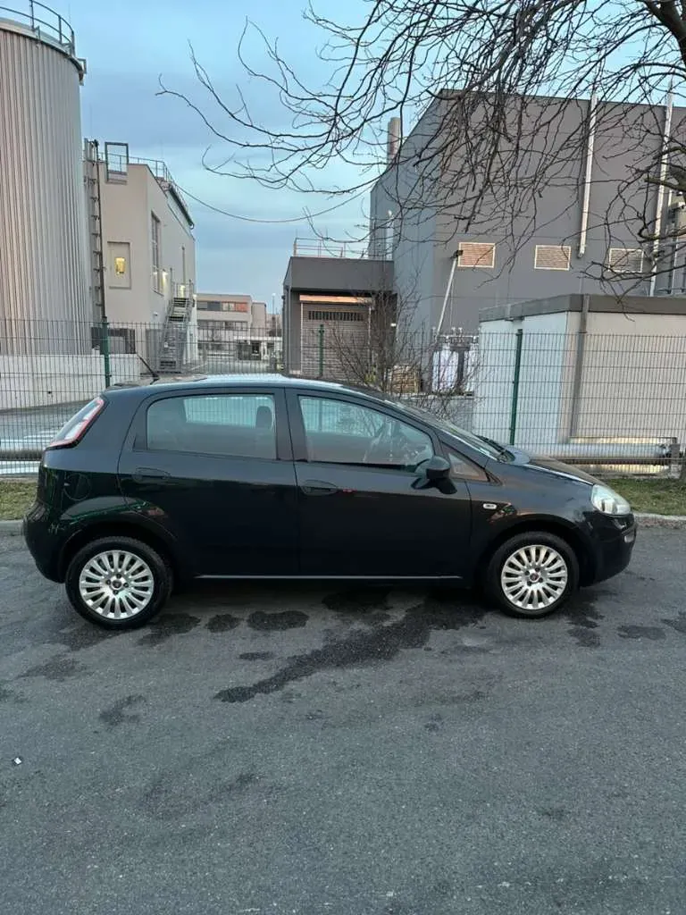 Fiat Punto 2010 photo 3