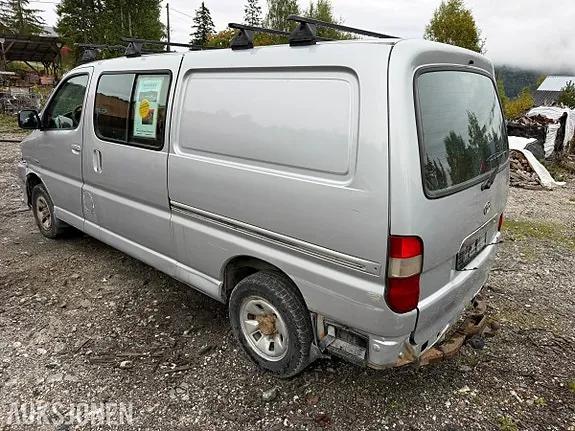 Toyota Hiace 2010 photo 3