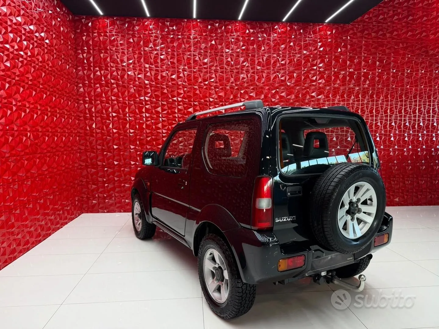 Suzuki Jimny 2010 photo 4