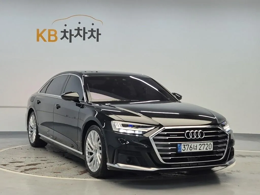 Audi A8 2021 photo 4