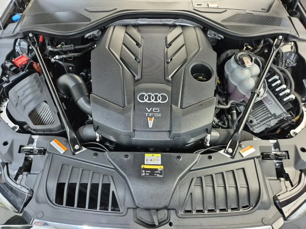 Audi A8 2021 photo 5