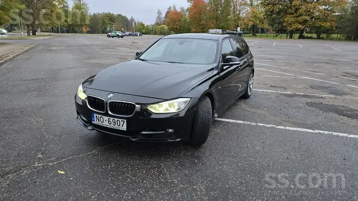 BMW 330 2012 photo 2