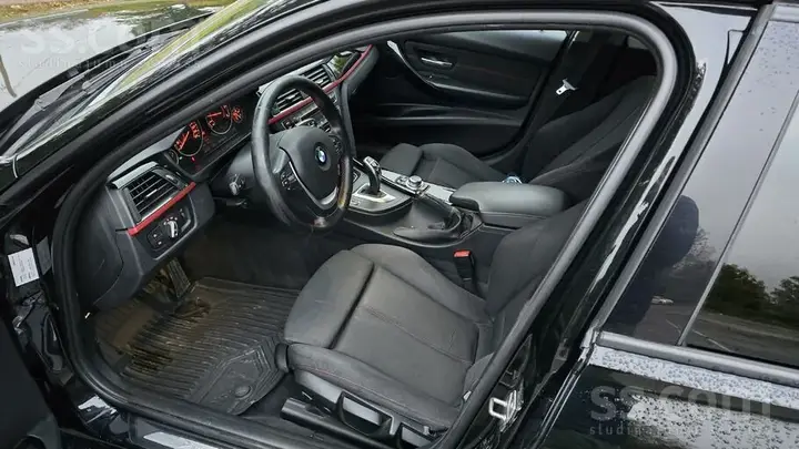 BMW 330 2012 photo 5