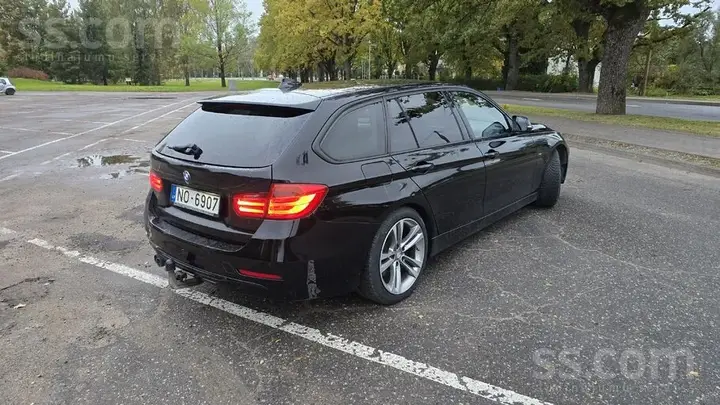 BMW 330