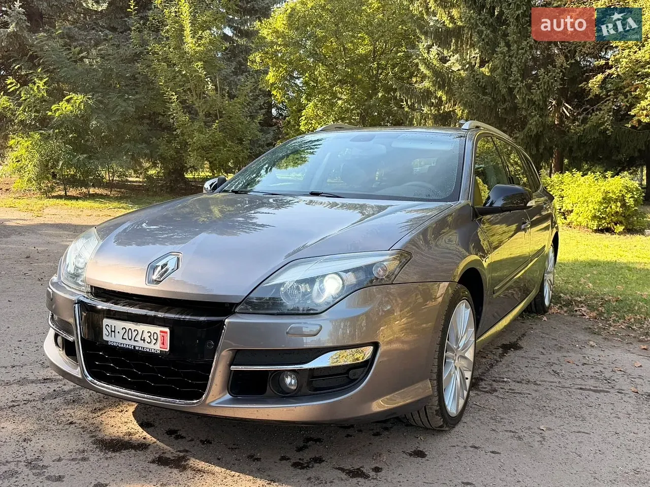 Renault Laguna 2011 photo 2
