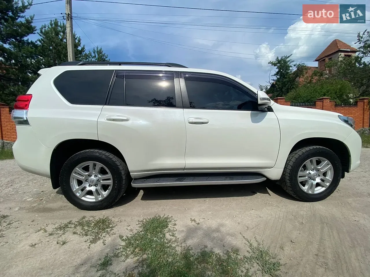 Toyota Land Cruiser Prado 2010 photo 2