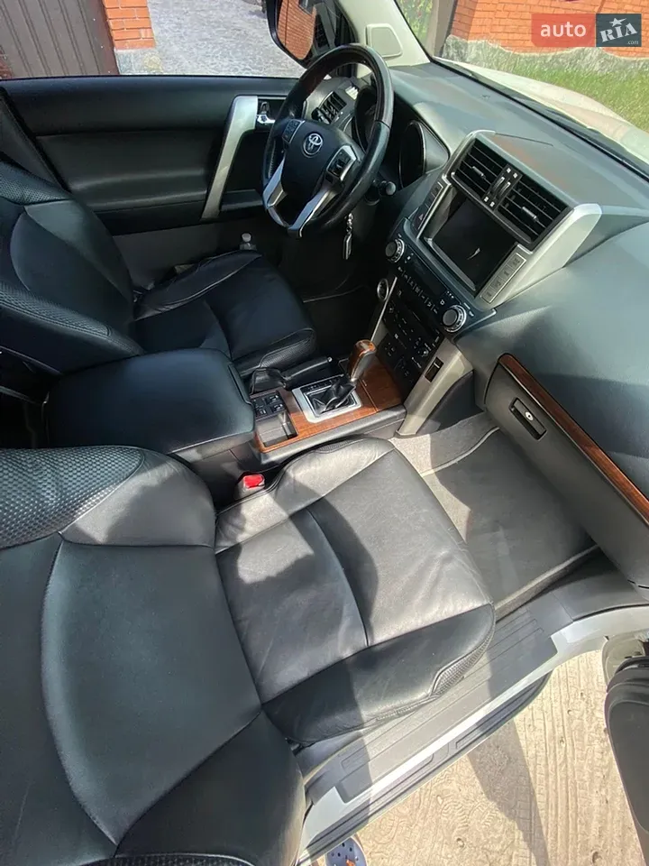 Toyota Land Cruiser Prado 2010 photo 5