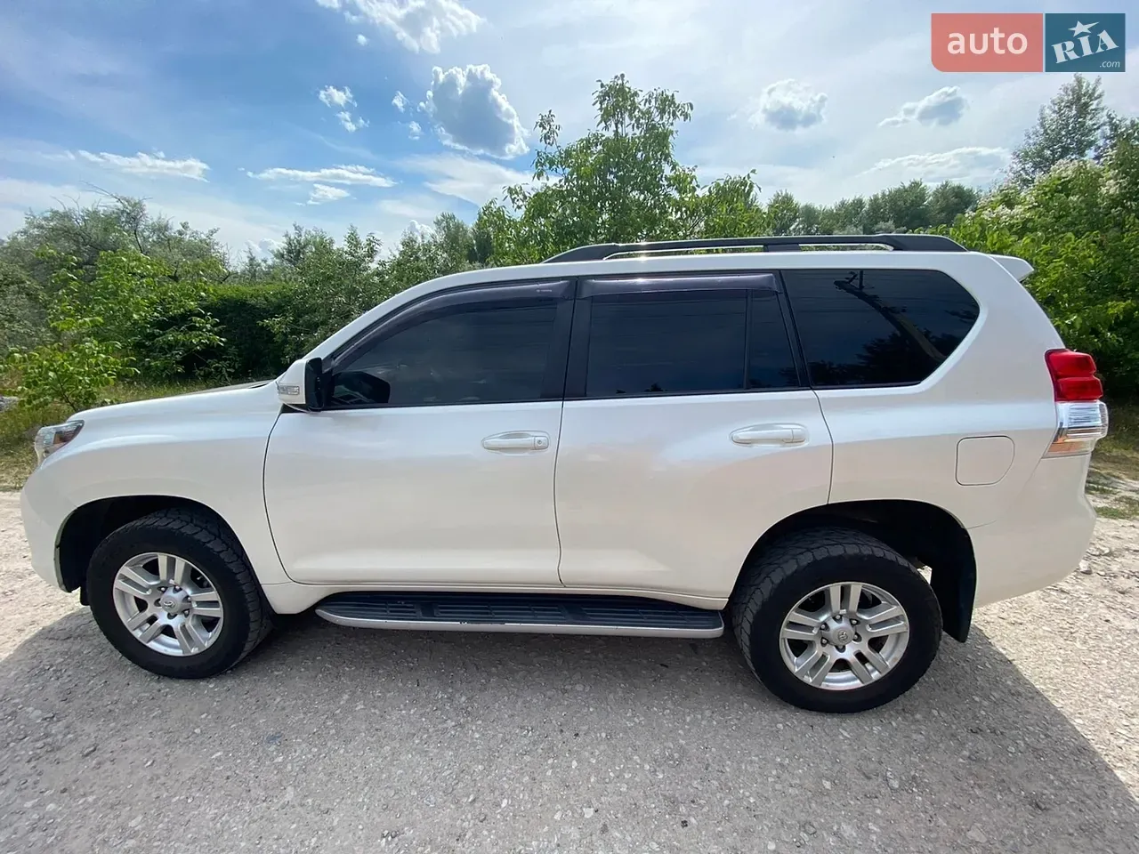 Toyota Land Cruiser Prado 2010 photo 3