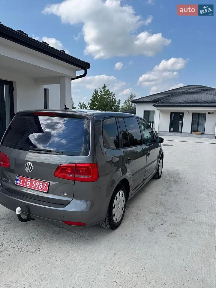 Volkswagen Touran 2010 photo 4