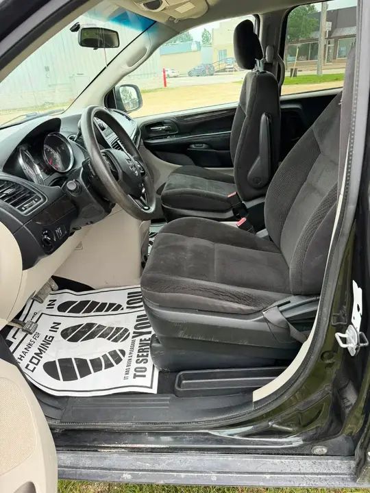 Dodge Grand Caravan 2017 photo 2