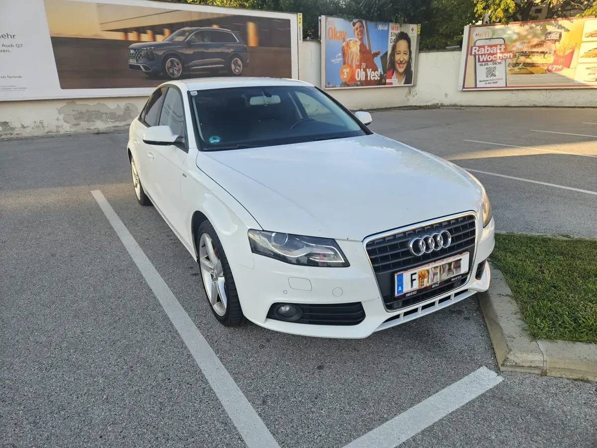 Audi A4 2011 photo 2