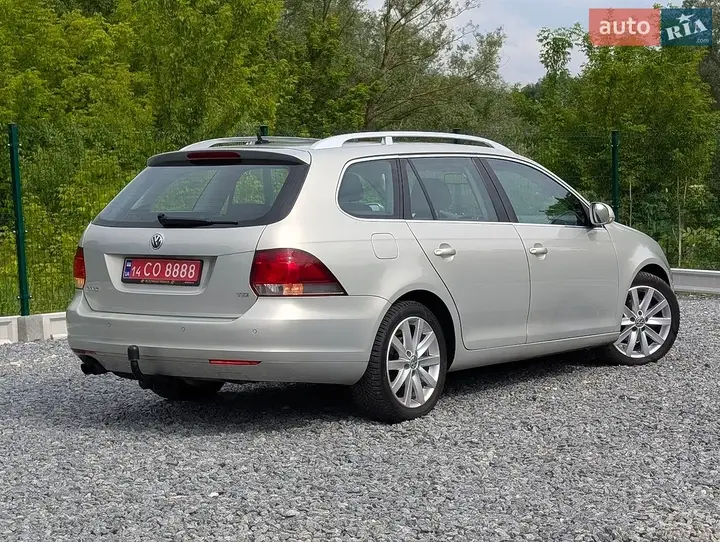 Volkswagen Golf 2010 photo 4