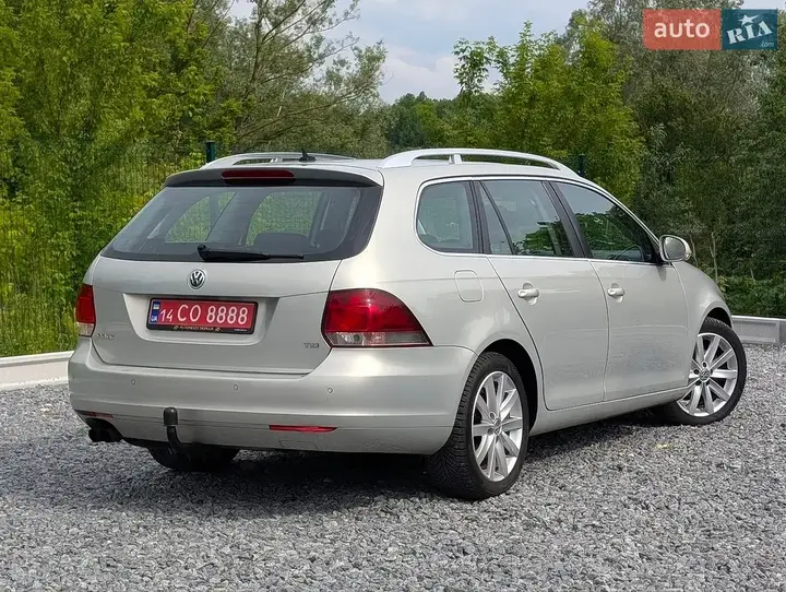 Volkswagen Golf 2010 photo 3
