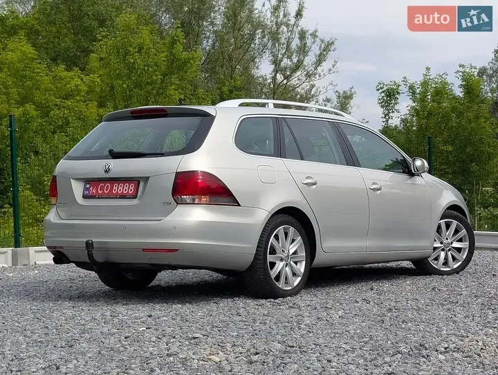 Volkswagen Golf 2010 photo 5