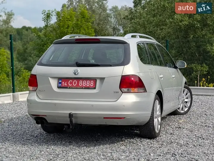 Volkswagen Golf 2010 photo 2