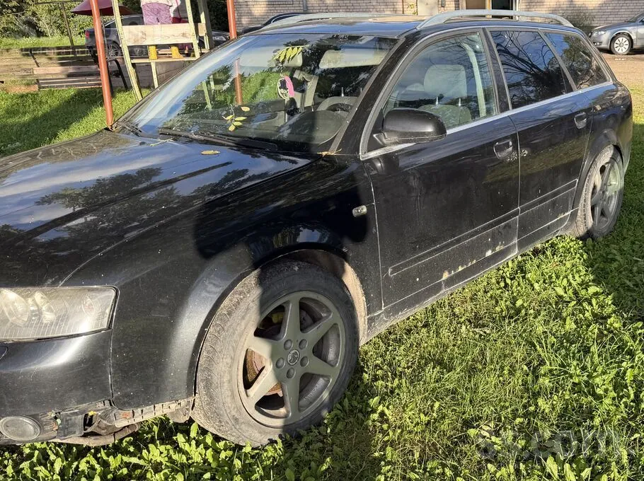 Audi A4 2003 photo 2