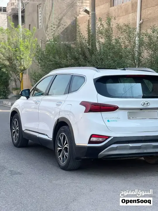 Hyundai Santa Fe 2019 photo 2