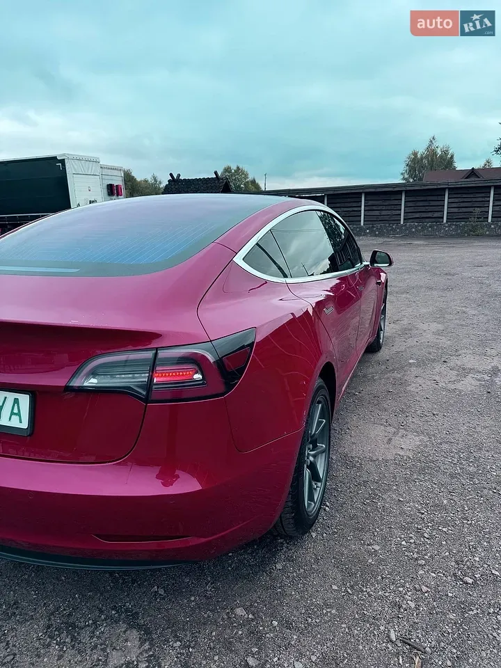 Tesla Model 3 2018 photo 3