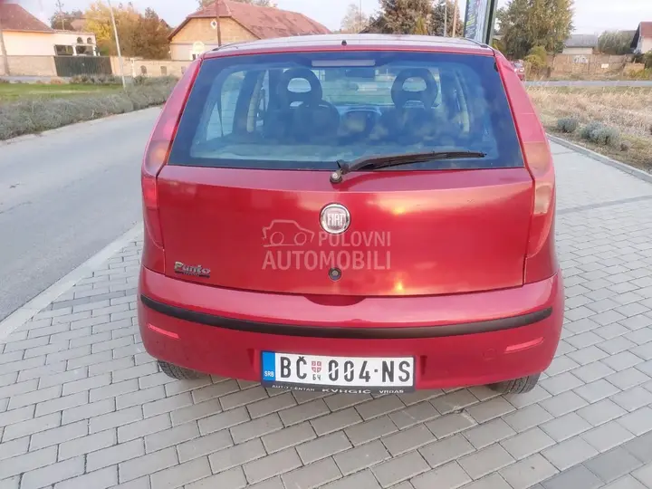 Fiat Punto 2010 photo 4