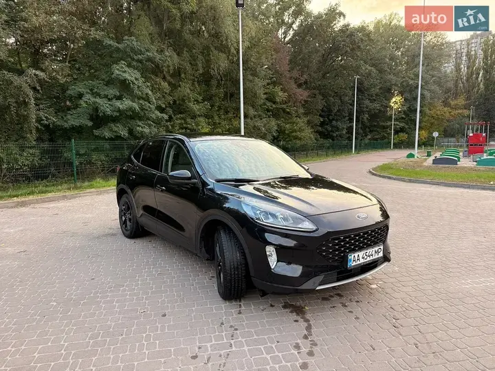 Ford Escape 2020 photo 2