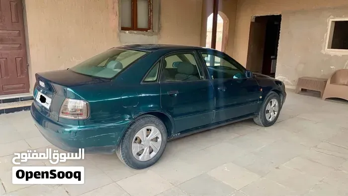Audi A4 2000 photo 2
