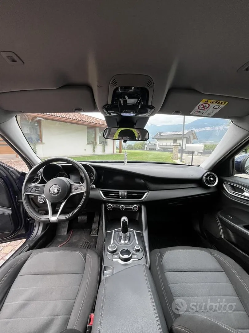 Alfa Romeo Giulia 2018 photo 4