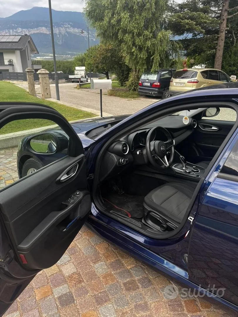 Alfa Romeo Giulia 2018 photo 3