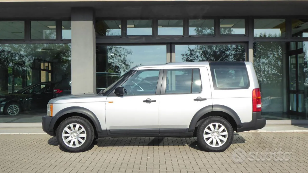Land Rover Discovery 2005 photo 2