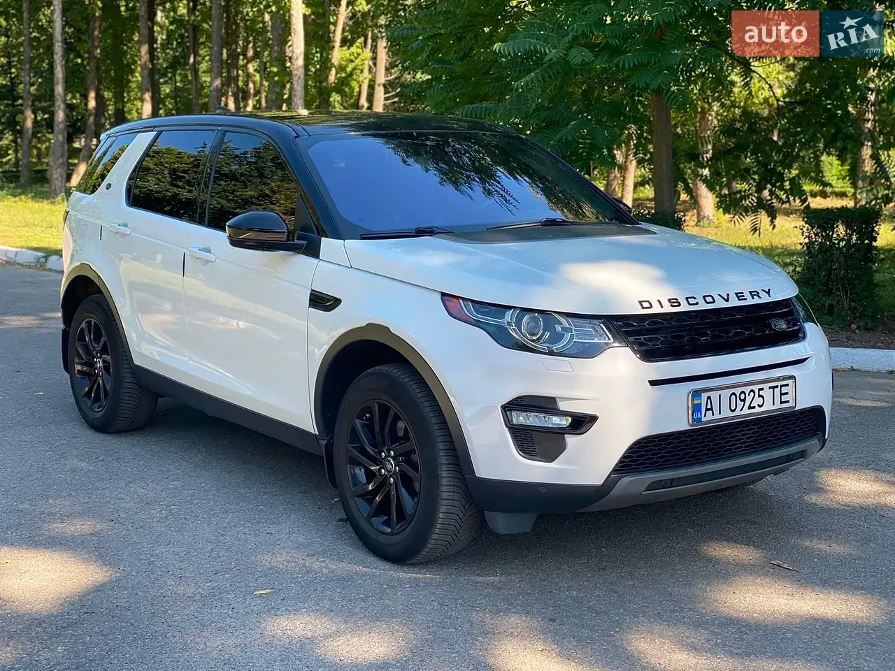 Land Rover Discovery Sport 2017 photo 2
