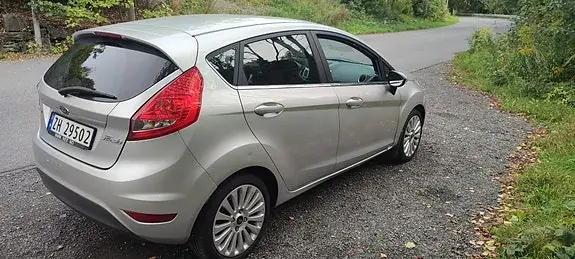 Ford Fiesta 2010 photo 4