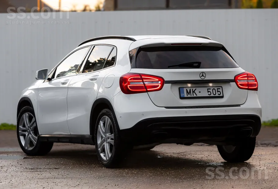 Mercedes-Benz Gla 2015 photo 2