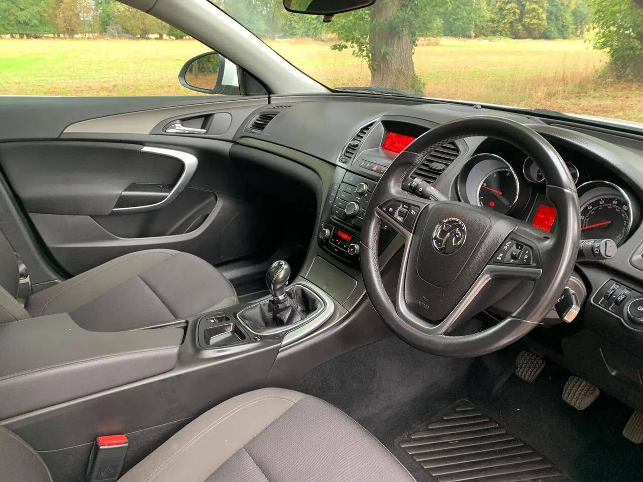 Vauxhall Insignia 2011 photo 4