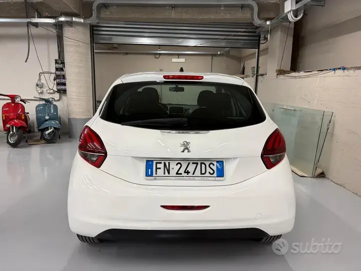 Peugeot 208 2018 photo 4