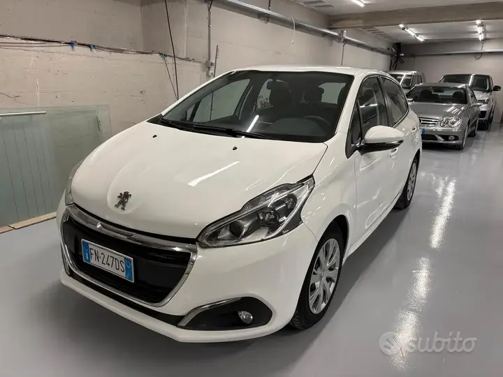 Peugeot 208 2018 photo 2