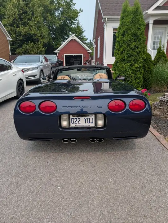 Chevrolet Corvette 2001 photo 2